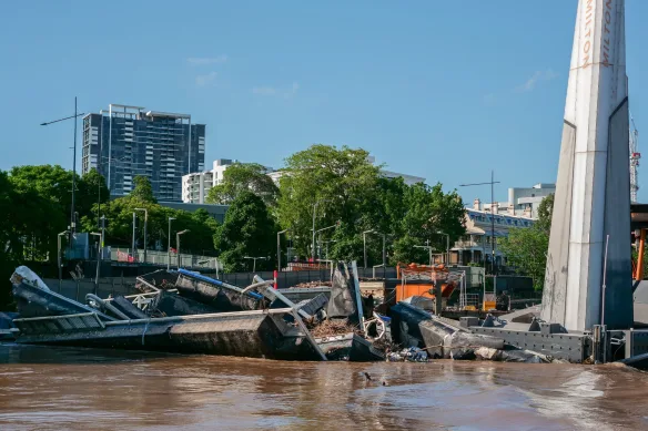 2022 SEQ floods photograph 11 of 14: neighbourhood flood extent